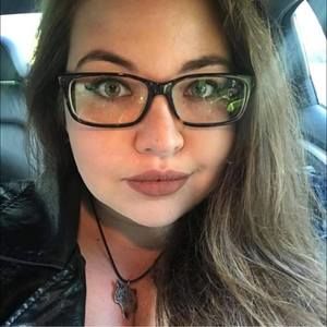 Meet your Posher, Leah